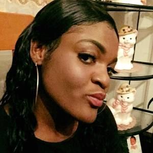 Meet your Posher, Cynthia